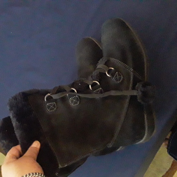 Joey Black Winter Boots with Fur Trim - Picture 6 of 7